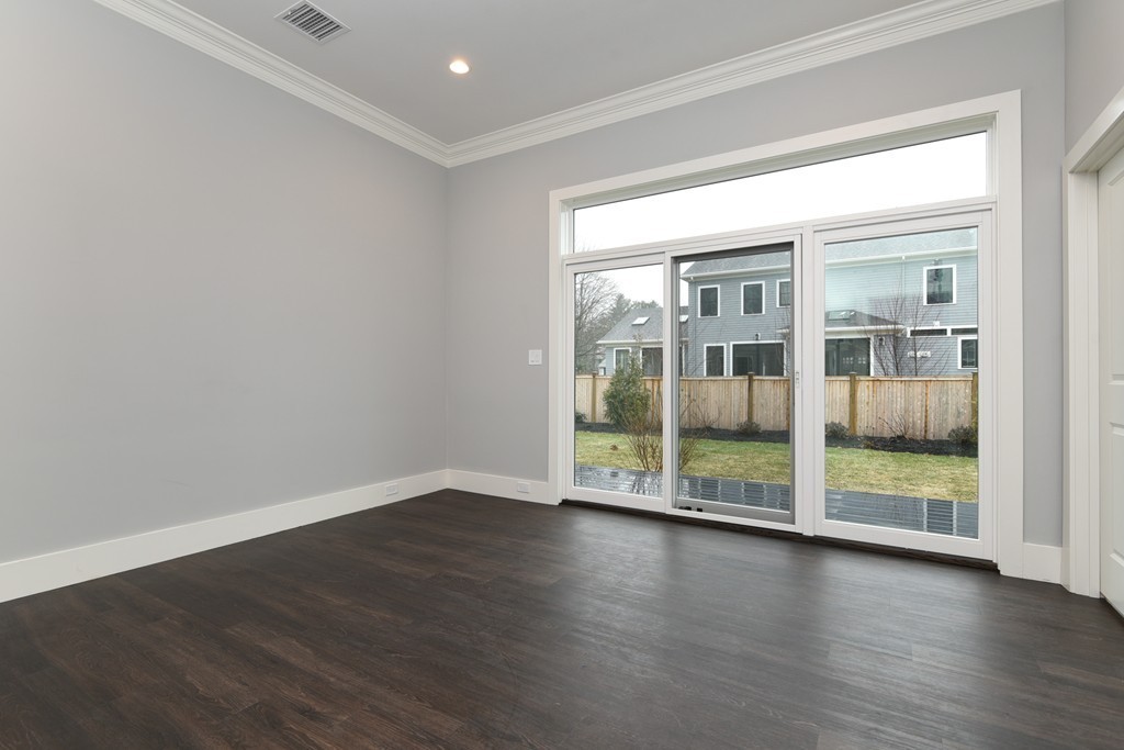 3 bed, 3.5 bath apartment for rent at 1521 Beacon St Unit 1, Waban — photo 3 of 16
