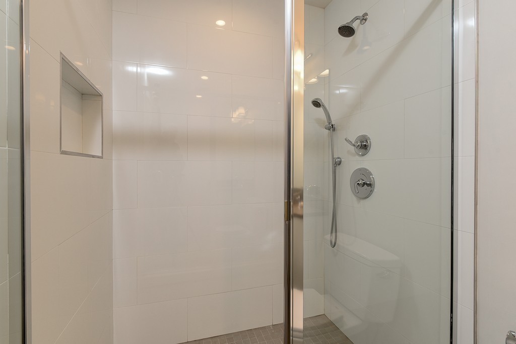 3 bed, 3.5 bath apartment for rent at 1521 Beacon St Unit 1, Waban — photo 5 of 16