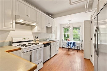 4 bed, 1.5 bath apartment for rent at 211 Centre St Unit 0, Milton — photo 3 of 13