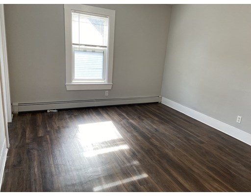 4 bed, 1 bath apartment for rent at 128 Arnold St Unit 2, Quincy — photo 5 of 8