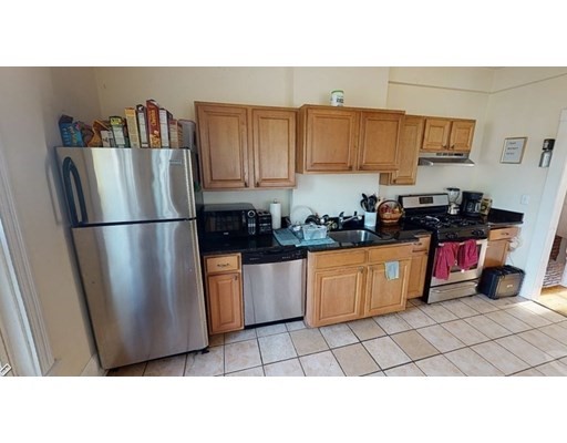 4 bed, 2 bath apartment for rent at 16 Reedsdale St Unit 18, Allston — photo 7 of 7