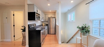 1 bed, 1 bath apartment for rent at 2 Hawthorne Blvd Unit 5, Salem — photo 1 of 13