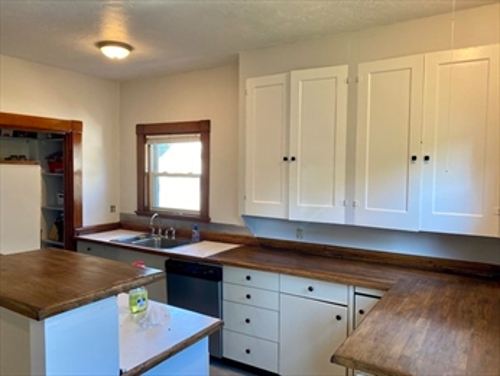 3 bed, 2 bath apartment for rent at 214 Billings St Unit 2, North Quincy — photo 1 of 18