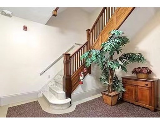 2 bed, 1 bath apartment for rent at 15 Colliston Rd Unit 5, Boston — photo 7 of 10