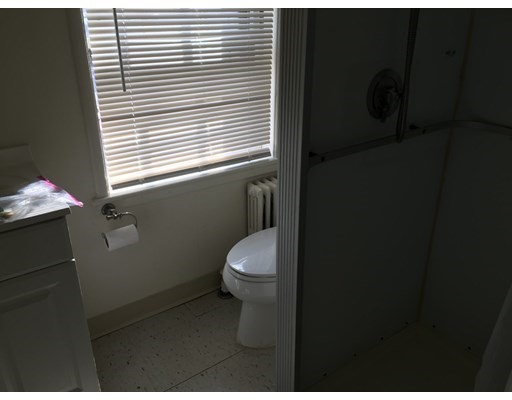 1 bed, 1 bath apartment for rent at 38 Oak St Unit 3, Chinatown — photo 9 of 14