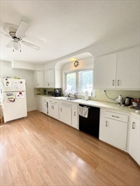 4 bed, 2.5 bath apartment for rent at 41 Wessex Rd Unit 0, Newton Centre — photo 2 of 9
