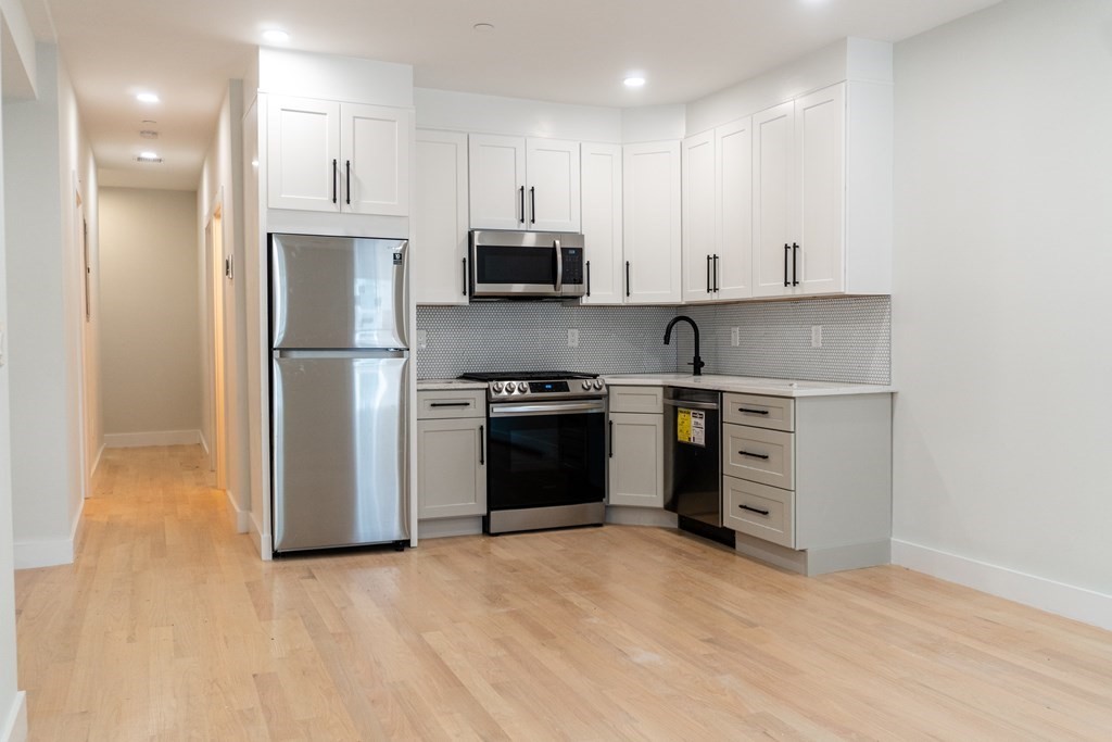 3 bed, 1 bath apartment for rent at 280 Chelsea St Unit 2, East Boston — photo 2 of 12