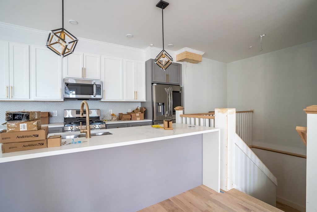 3 bed, 2.5 bath apartment for rent at 17 West Bellflower Unit 1, Dorchester — photo 1 of 7