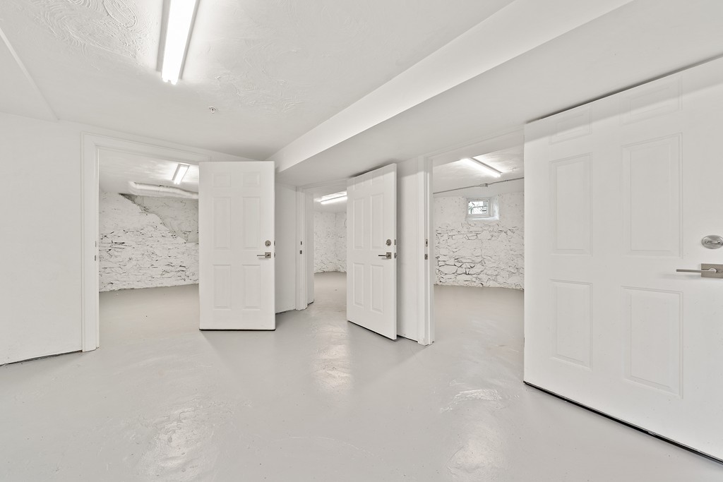 2.5 bed, 2 bath apartment for rent at 9 Lithgow St Unit 2, Dorchester — photo 12 of 16