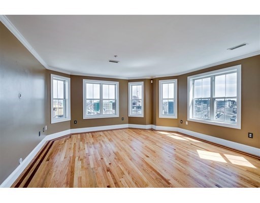 2 bed, 2 bath apartment for rent at 39 Dorchester St Unit 18, Dorchester — photo 4 of 17