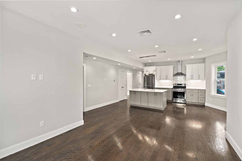 2.5 bed, 2 bath apartment for rent at 9 Lithgow St Unit 2, Dorchester — photo 4 of 16