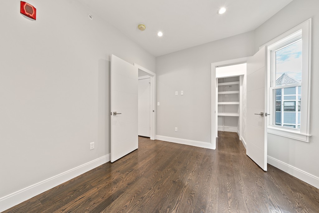 2.5 bed, 2 bath apartment for rent at 9 Lithgow St Unit 2, Dorchester — photo 5 of 16