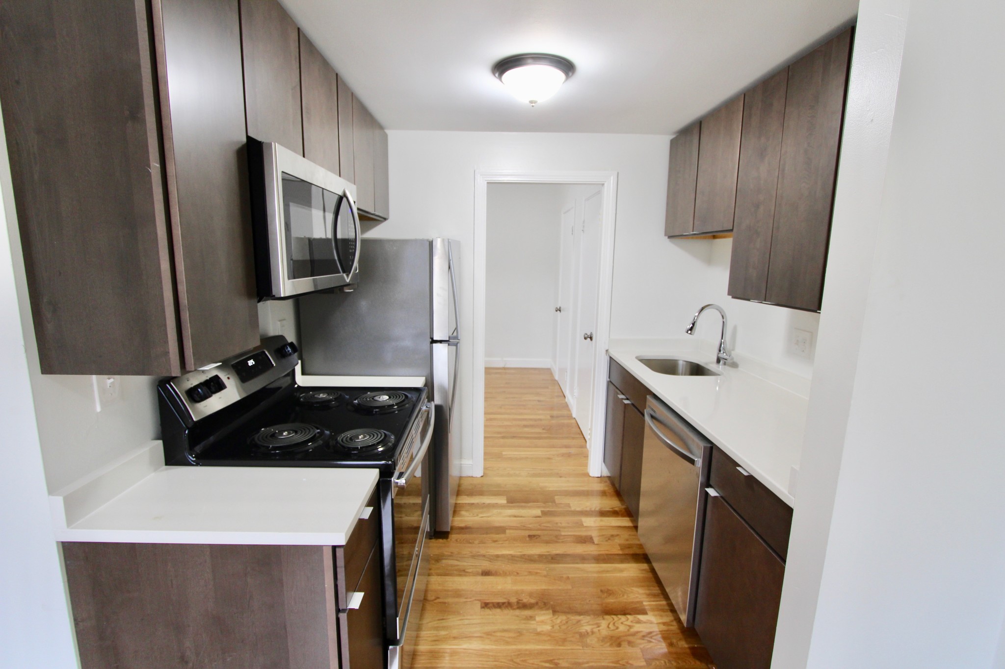 1 bed, 1 bath apartment for rent at 55 Forest Ave Unit 1R, Everett