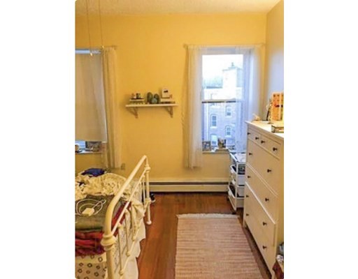 3 bed, 1 bath apartment for rent at 260 Aspinwall Ave Unit 3, Brookline Village — photo 9 of 11