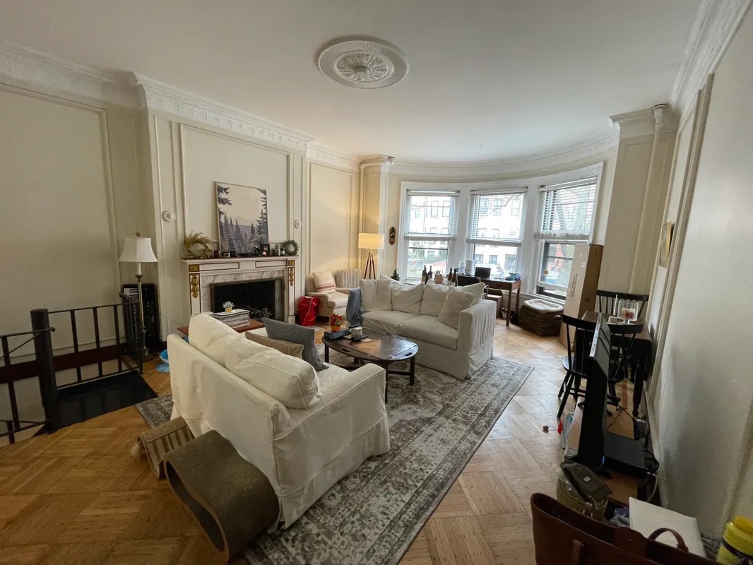 1 bed, 1 bath apartment for rent at 467 Beacon St Unit 1F, Back Bay — photo 1 of 12
