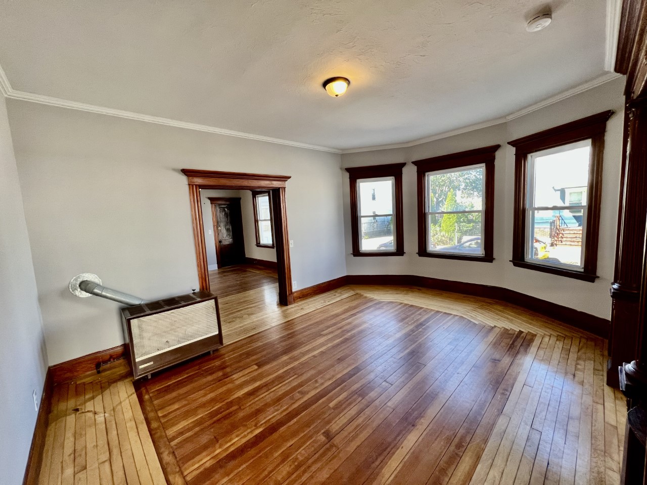 3 split bed, 1 bath apartment for rent at 150 Deane St Unit 1, New Bedford — photo 2 of 6