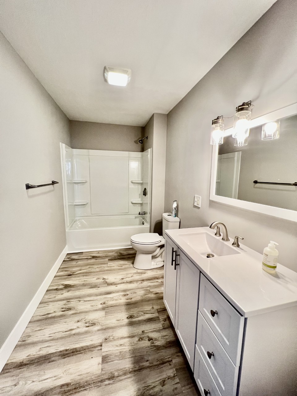3 split bed, 1 bath apartment for rent at 150 Deane St Unit 1, New Bedford — photo 6 of 6