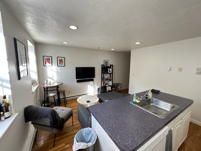 1 bed, 1 bath apartment for rent at 61 Charter St Unit 1, North End — photo 3 of 8