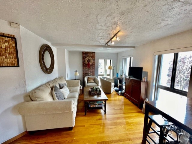 2 bed, 1 bath apartment for rent at 8 Harris St Unit 3, North End — photo 4 of 18