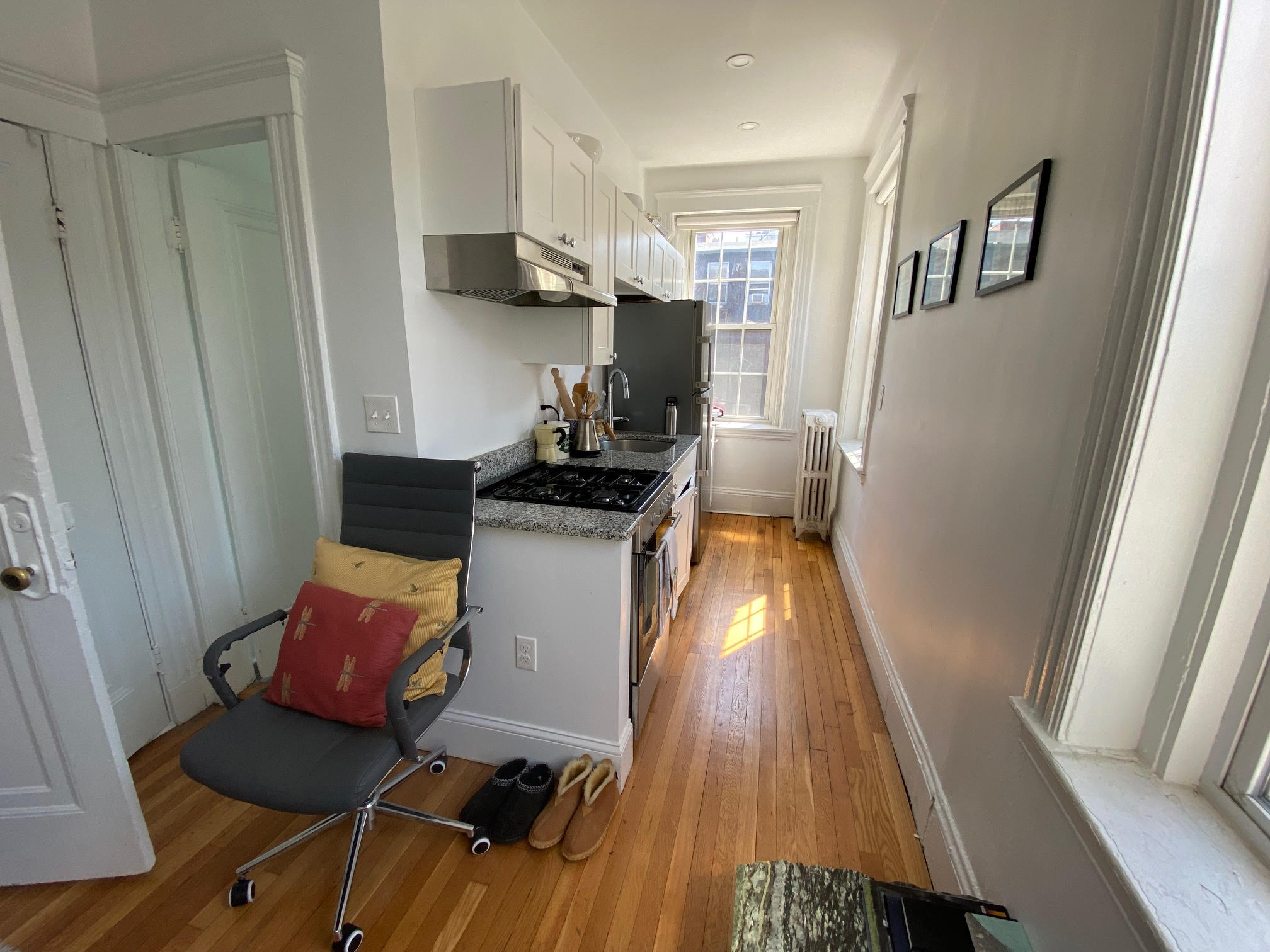 Studio bed, 1 bath apartment for rent at 26 Myrtle St Unit 15, Beacon Hill — photo 4 of 8