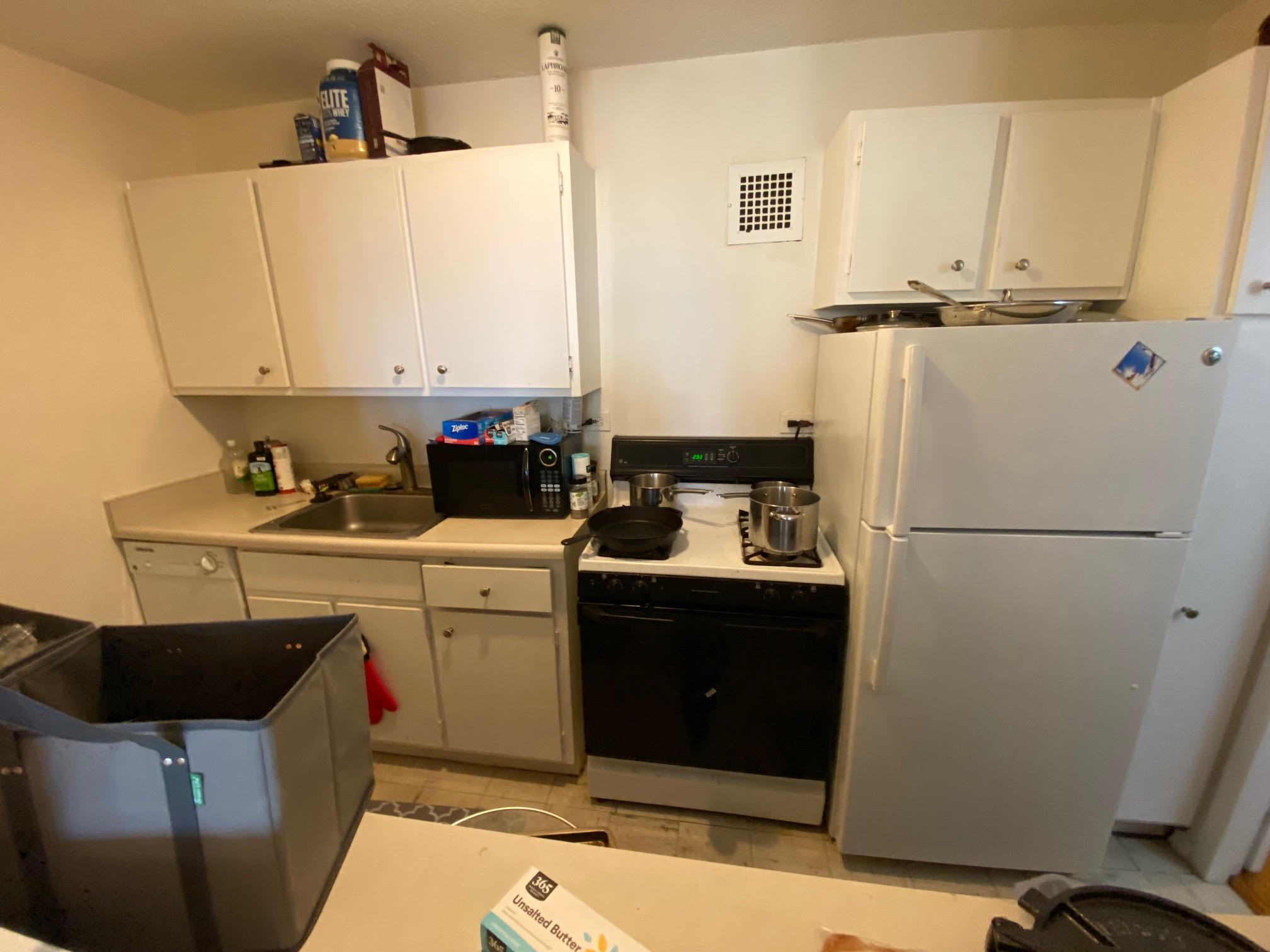 Studio bed, 1 bath apartment for rent at 2 Hawthorne Pl Unit 12F, West End — photo 6 of 14