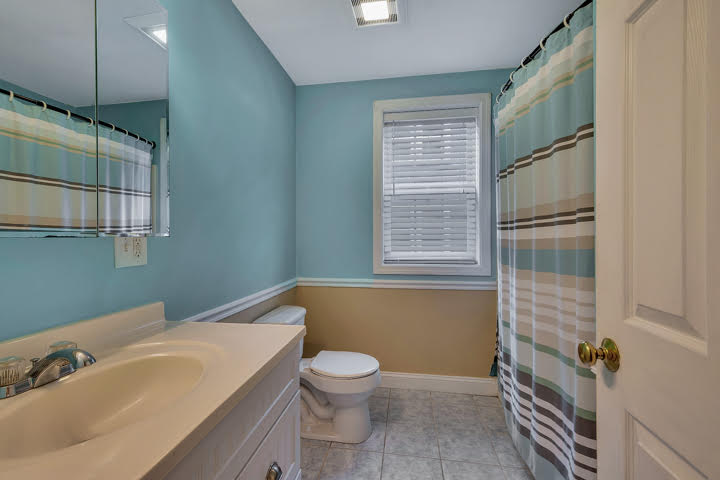 3 bed, 1 bath apartment for rent at 157 Fuller St Unit 1, Dorchester — photo 6 of 11