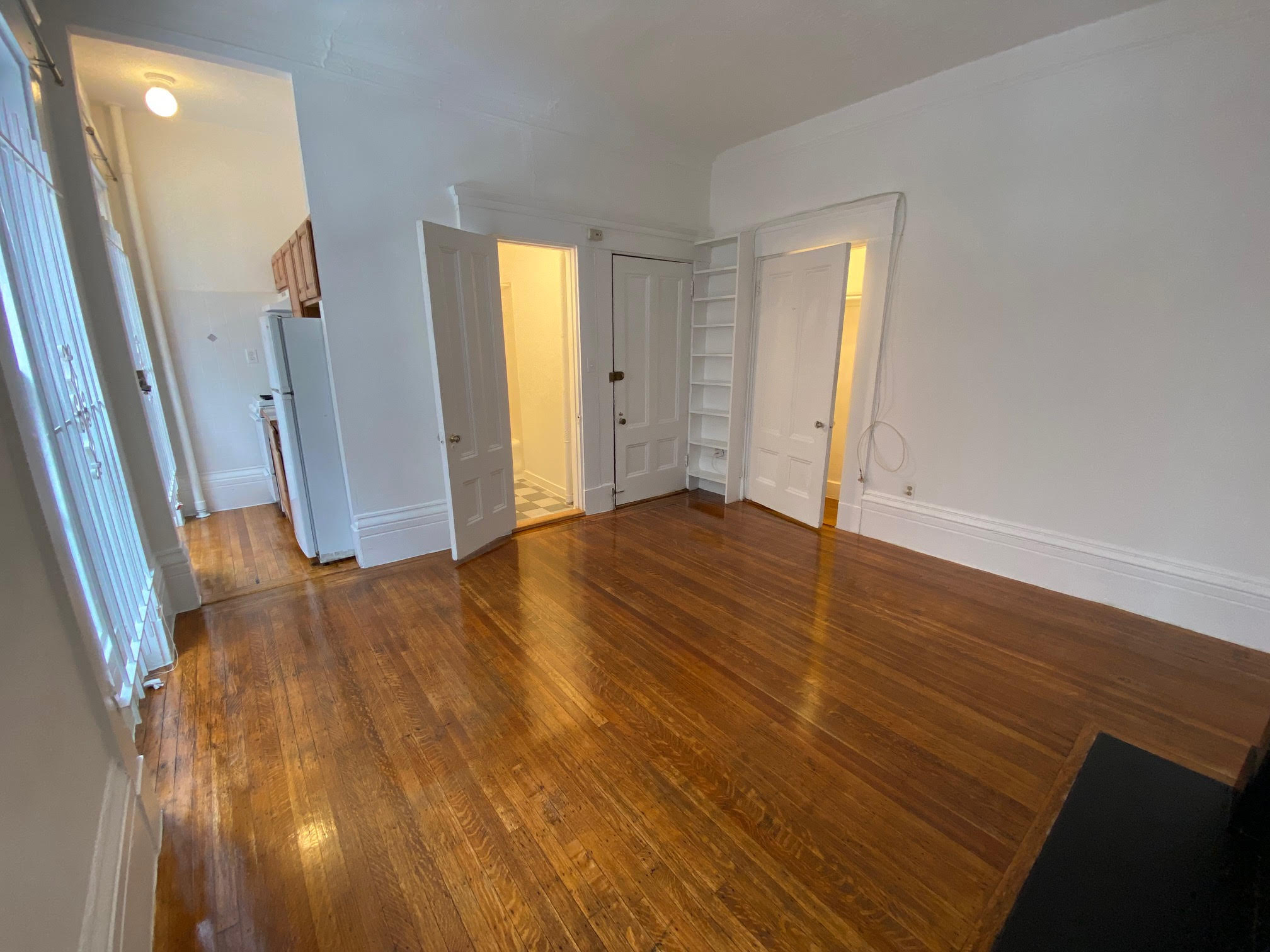 Studio bed, 1 bath apartment for rent at 58 Russell St Unit 2, Beacon Hill — photo 4 of 12