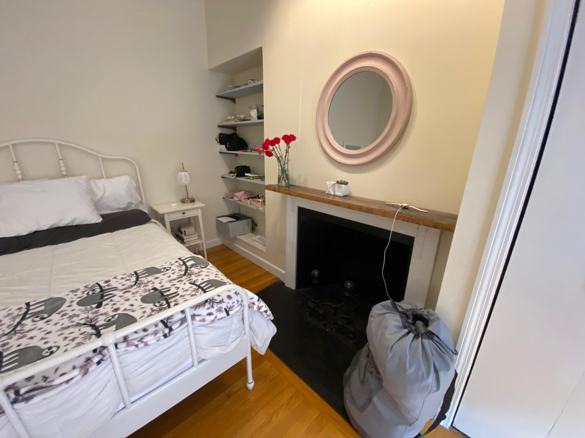 Studio bed, 1 bath apartment for rent at 11 S Russell St Unit 2, Beacon Hill — photo 4 of 6