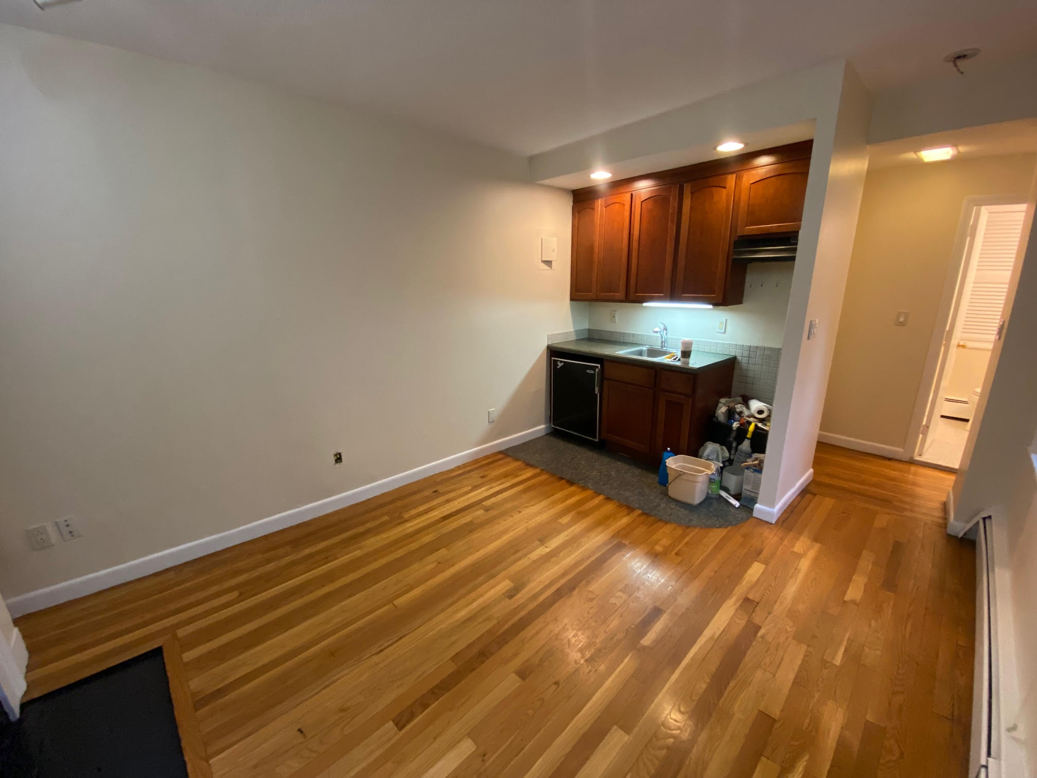 1 bed, 1 bath apartment for rent at 11 S Russell St Unit 5, Beacon Hill — photo 3 of 10
