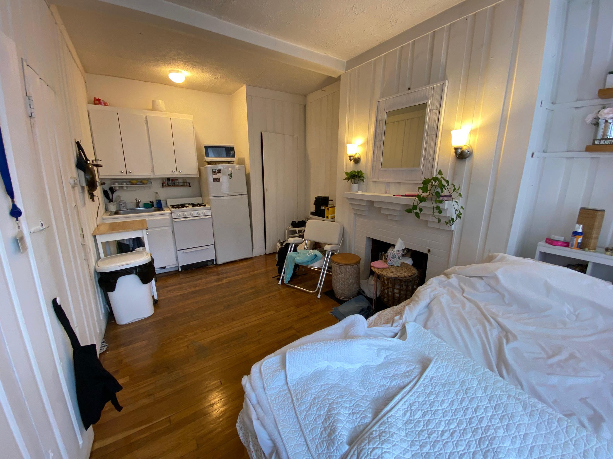 Studio bed, 1 bath apartment for rent at 52 Russell St Unit 7, Beacon Hill — photo 3 of 12