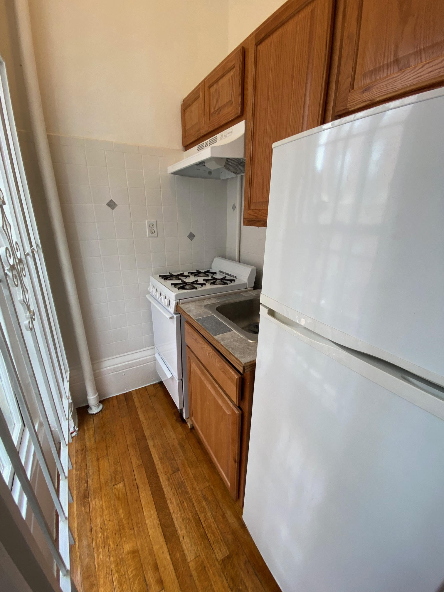 Studio bed, 1 bath apartment for rent at 58 Russell St Unit 2, Beacon Hill — photo 5 of 12
