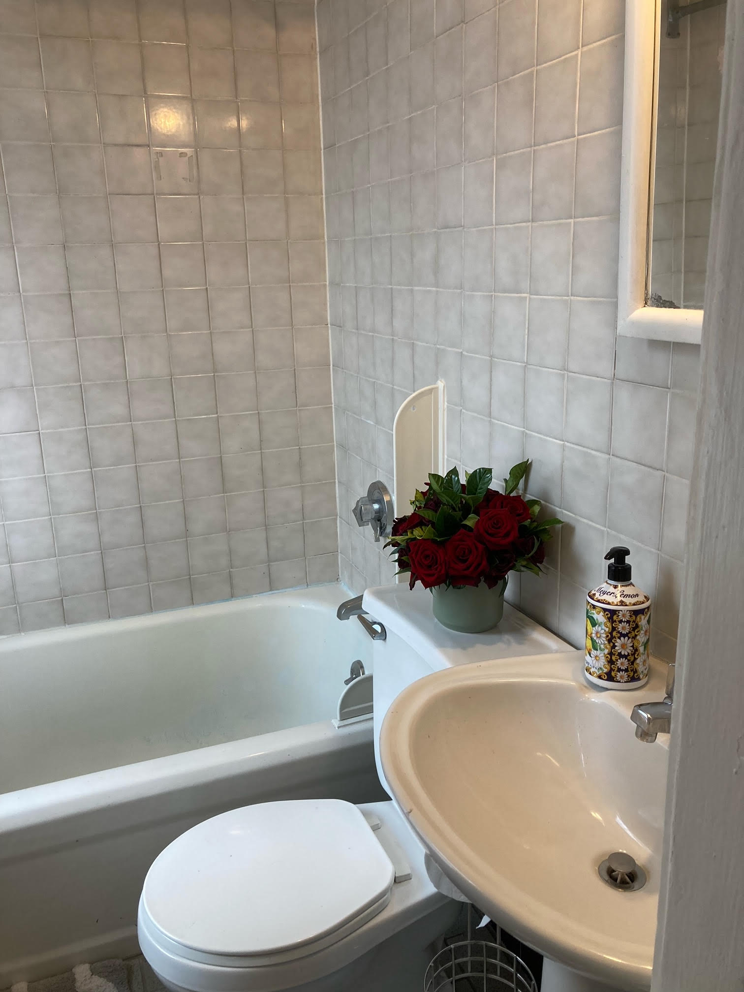 Studio bed, 1 bath apartment for rent at 52 Russell St Unit 5, Beacon Hill — photo 6 of 7