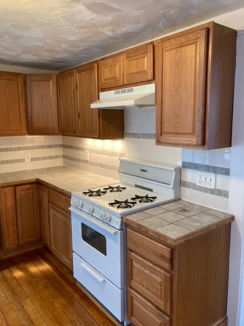 2 bed, 1 bath apartment for rent at 23 Irving St Unit 9, Beacon Hill