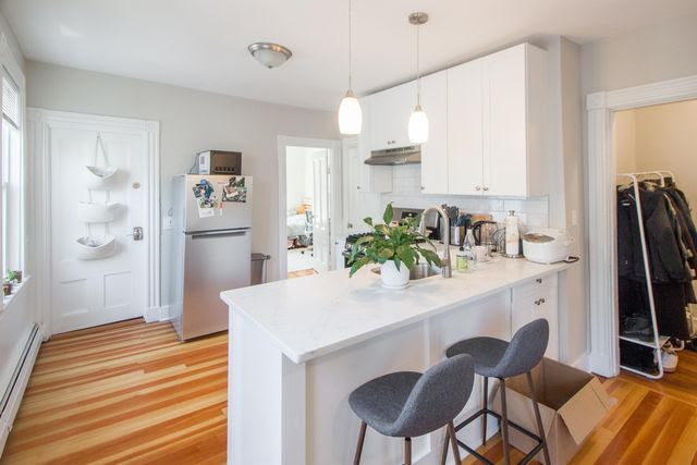 2 bed, 1 bath apartment for rent at 24 Suffolk St Unit 3, The Port — photo 4 of 10