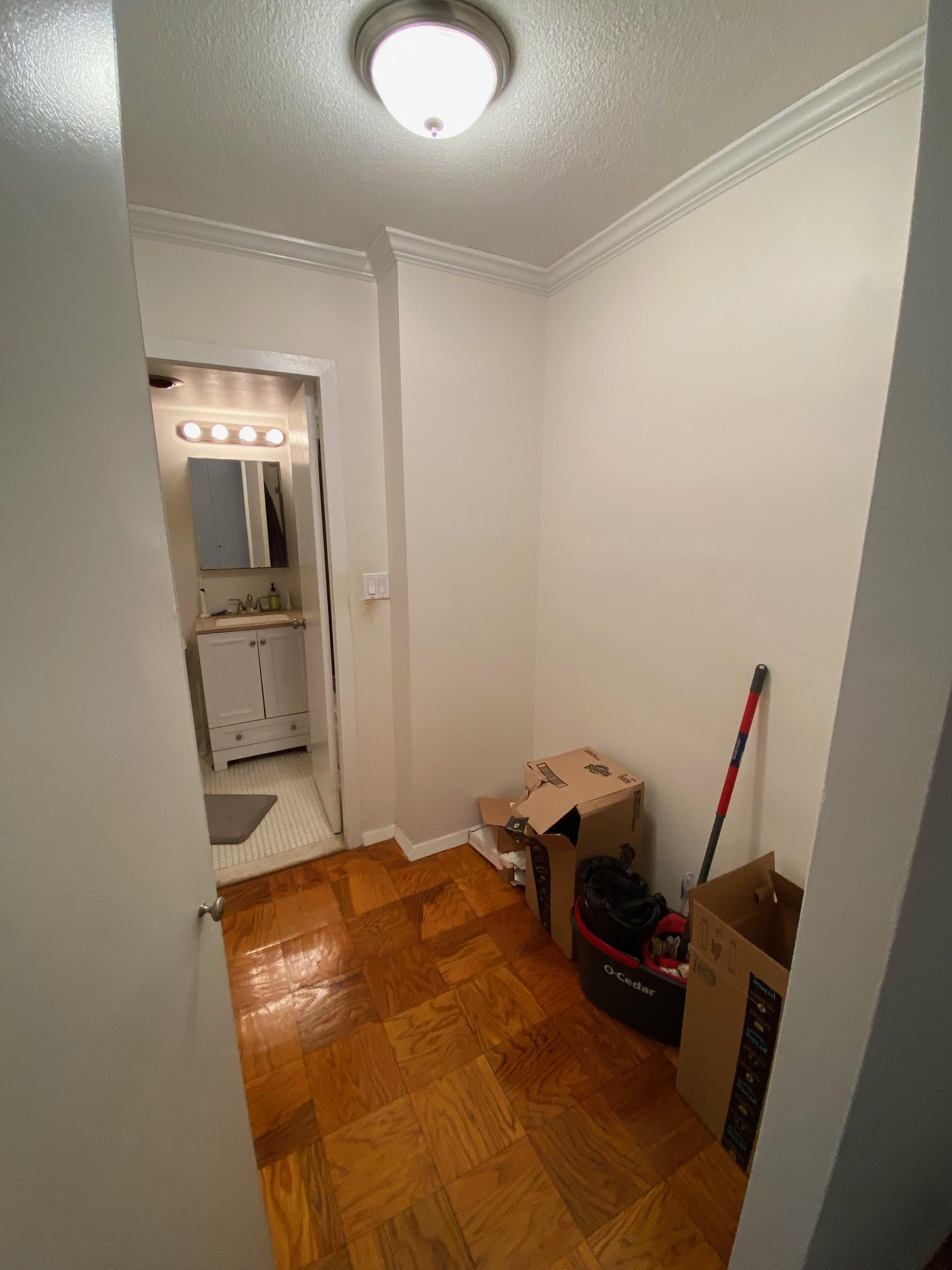 Studio bed, 1 bath apartment for rent at 2 Hawthorne Pl Unit 12F, West End — photo 7 of 14