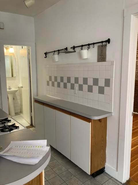 2 bed, 1 bath apartment for rent at 3 Phillips St Unit 6, Beacon Hill — photo 4 of 13