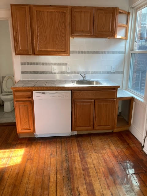 2 bed, 1 bath apartment for rent at 23 Irving St Unit 9, Beacon Hill — photo 2 of 11