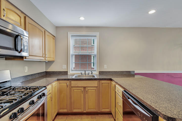 3 bed, 1 bath apartment for rent at 157 Fuller St Unit 1, Dorchester — photo 3 of 11