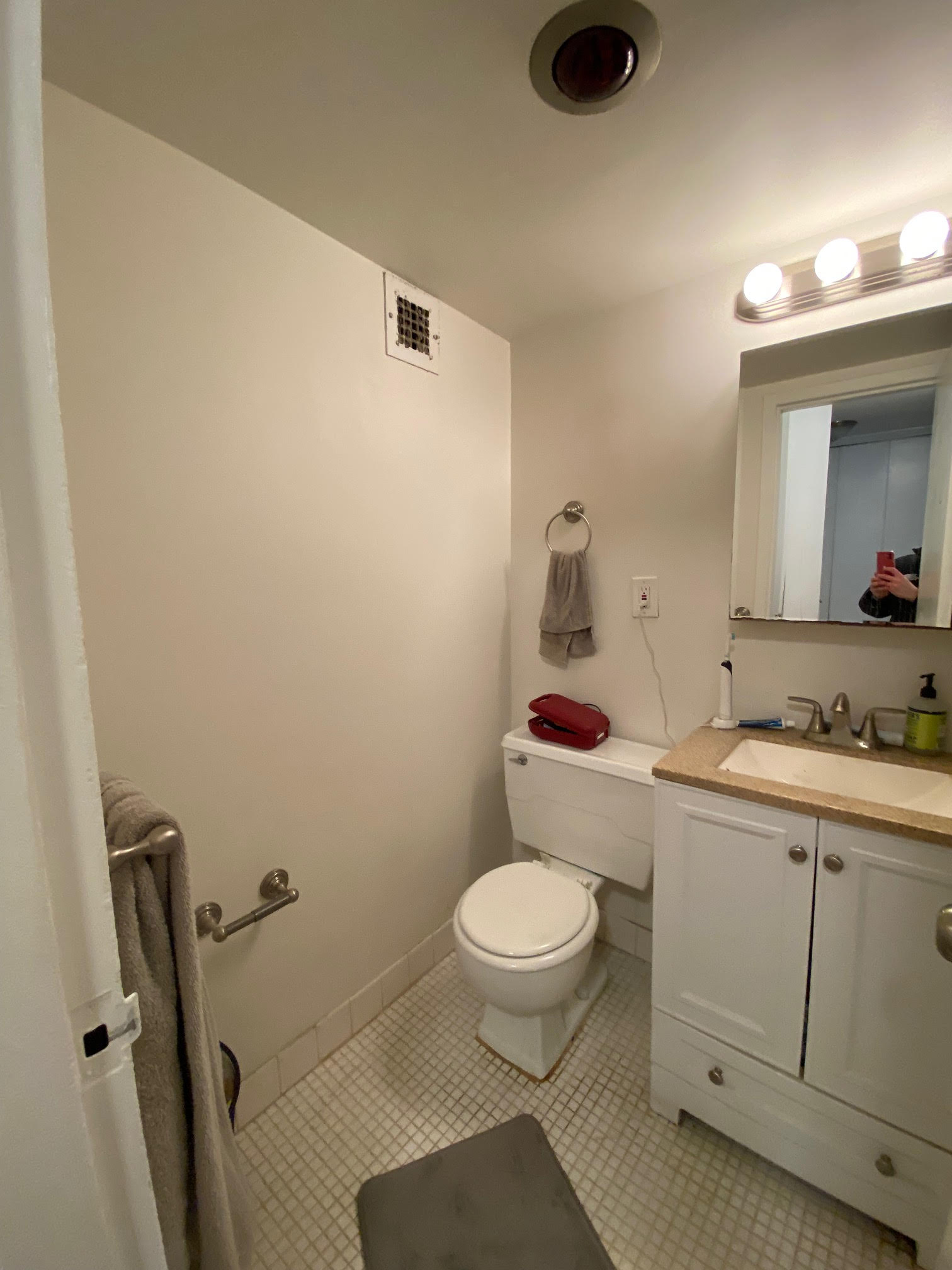 Studio bed, 1 bath apartment for rent at 2 Hawthorne Pl Unit 12F, West End — photo 9 of 14