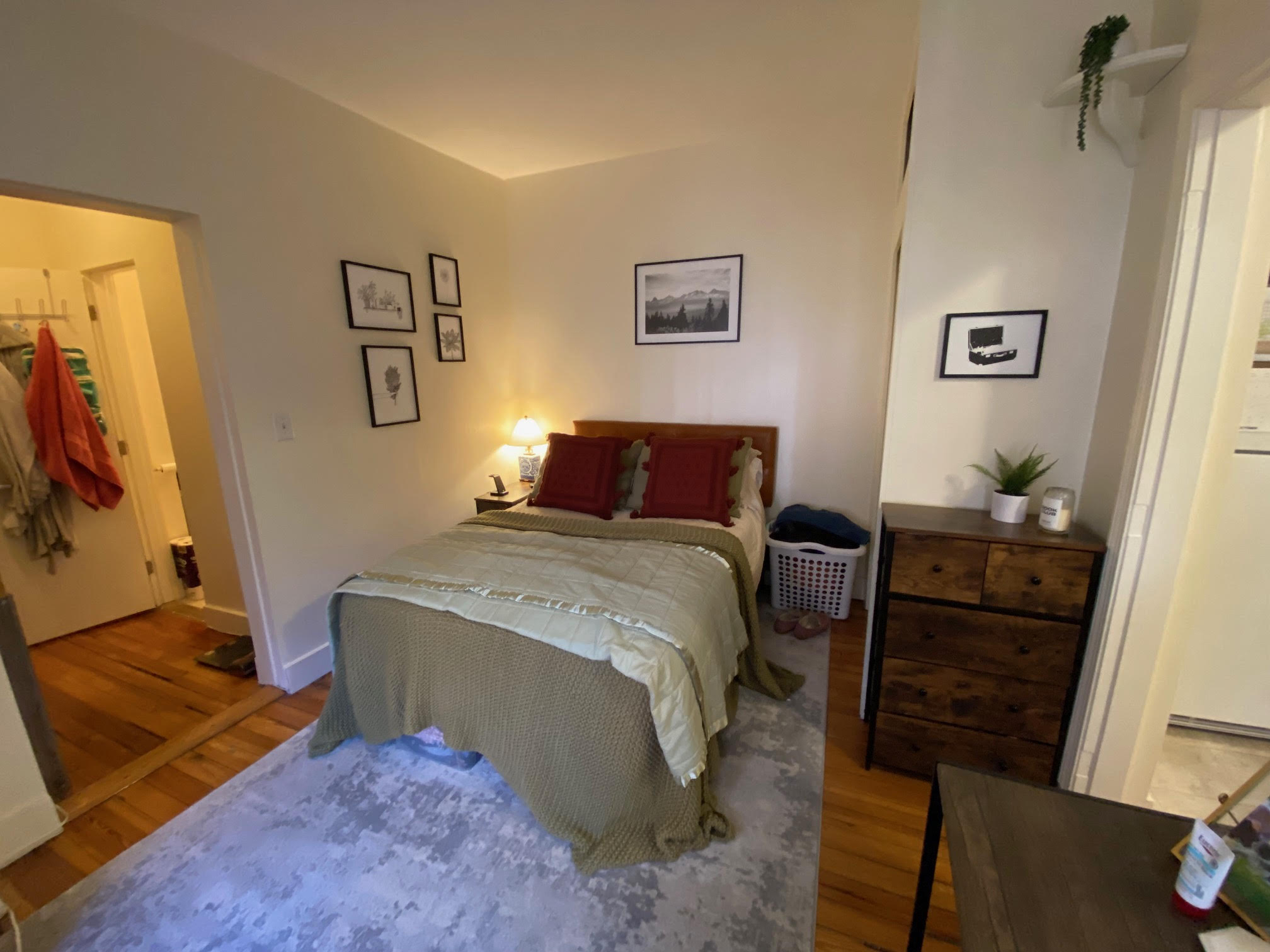 Studio bed, 1 bath apartment for rent at 68 Myrtle St Unit 5, Beacon Hill — photo 4 of 11