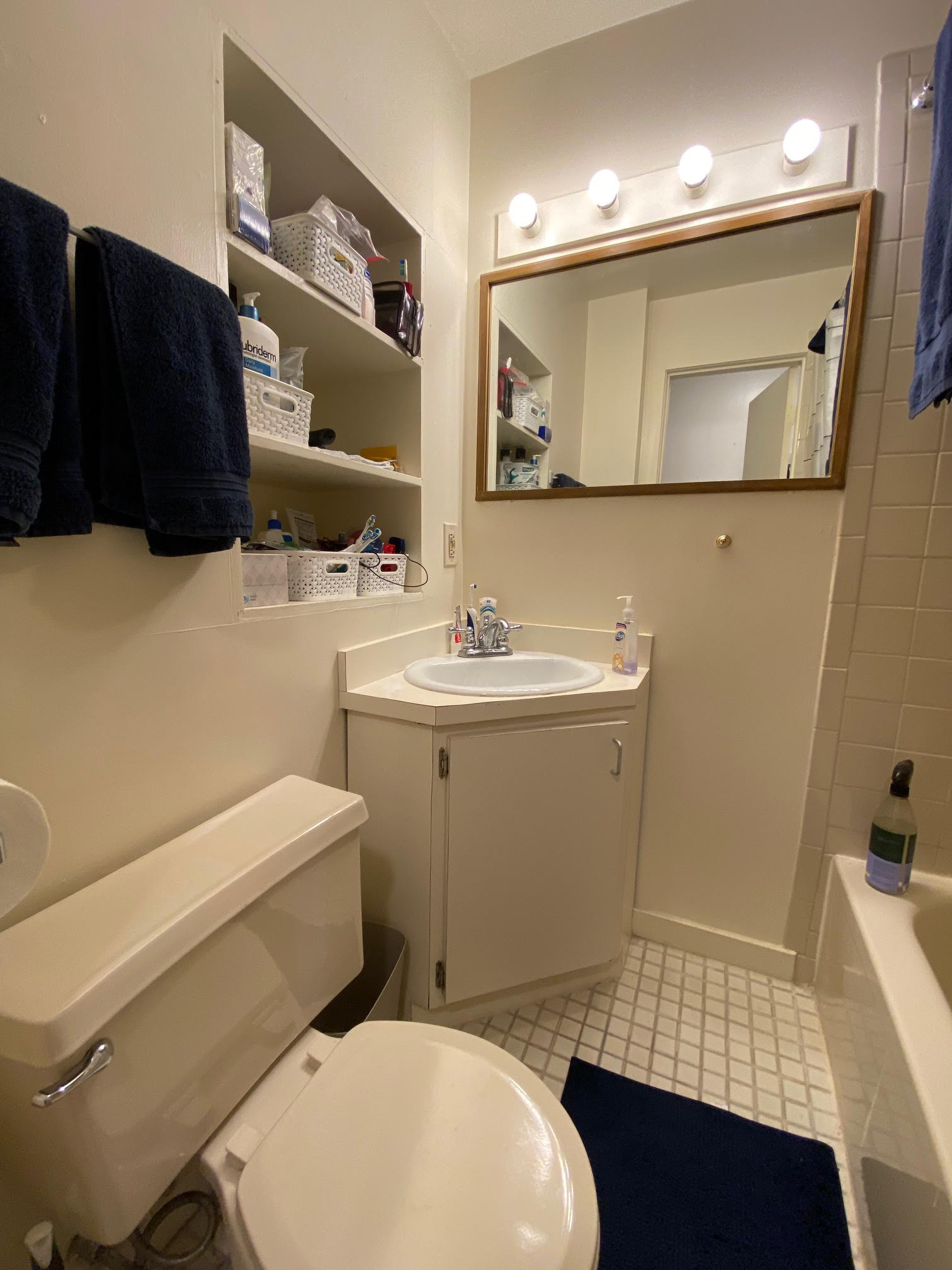 Studio bed, 1 bath apartment for rent at 68 Myrtle St Unit 7, Beacon Hill — photo 7 of 8
