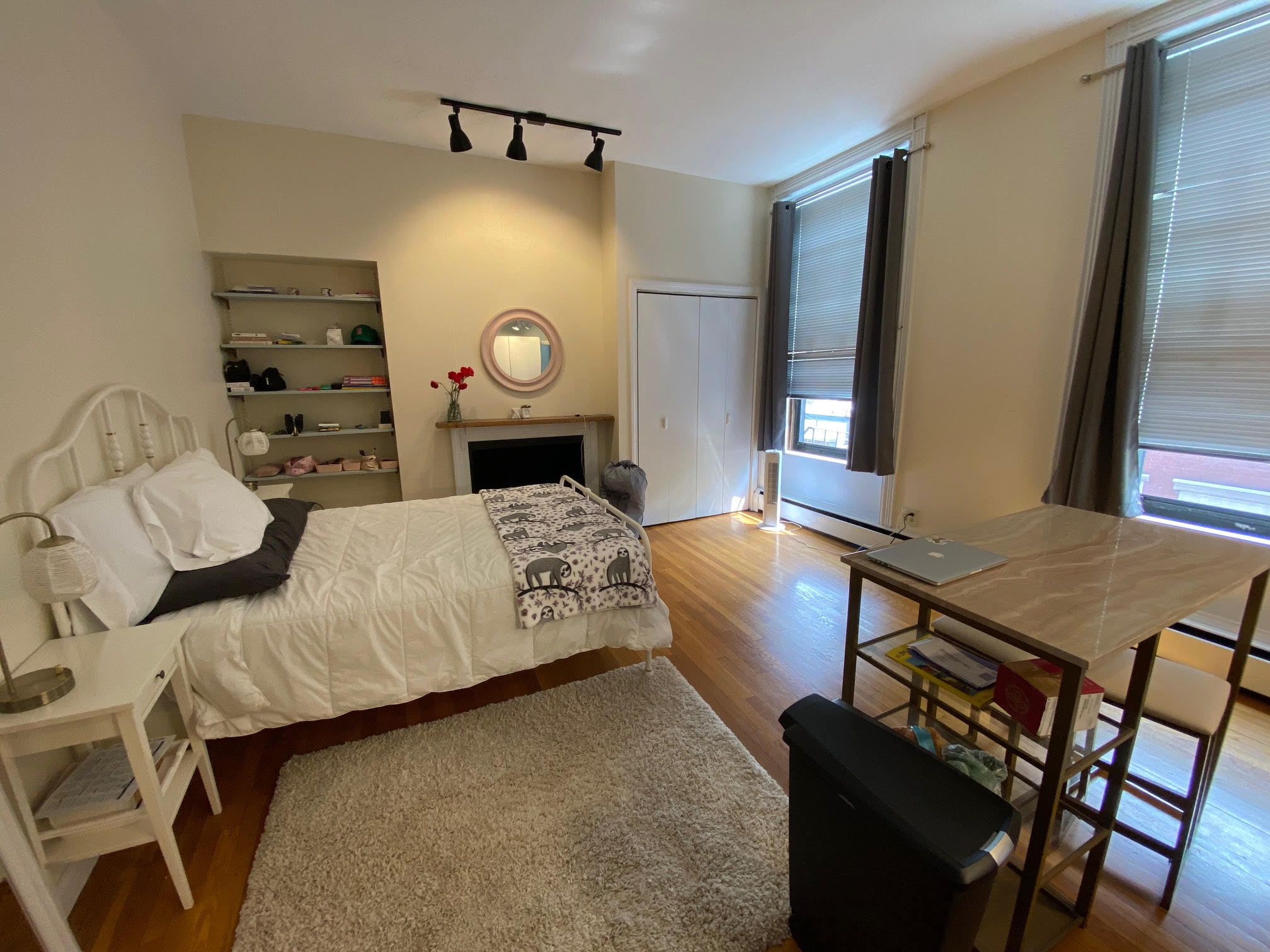 Studio bed, 1 bath apartment for rent at 11 S Russell St Unit 2, Beacon Hill — photo 1 of 6