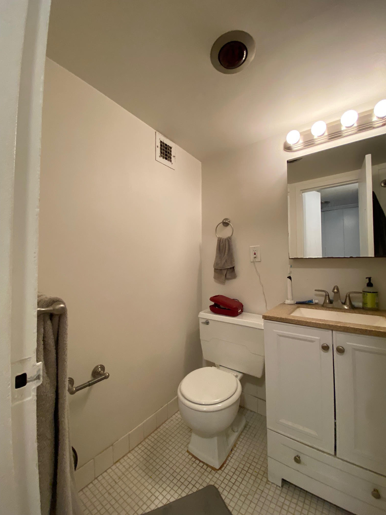 Studio bed, 1 bath apartment for rent at 2 Hawthorne Pl Unit 12F, West End — photo 10 of 14