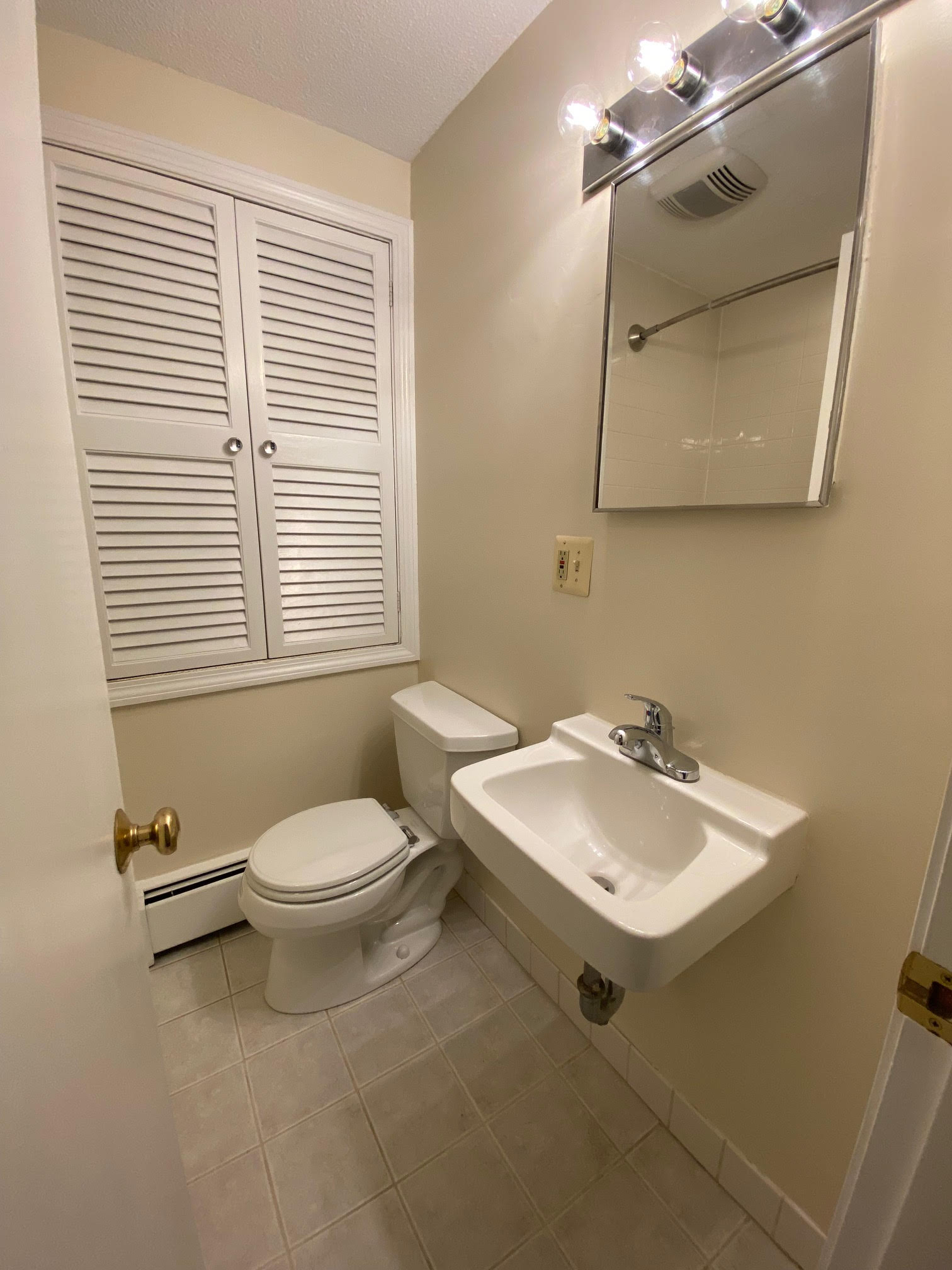 1 bed, 1 bath apartment for rent at 11 S Russell St Unit 5, Beacon Hill — photo 8 of 10