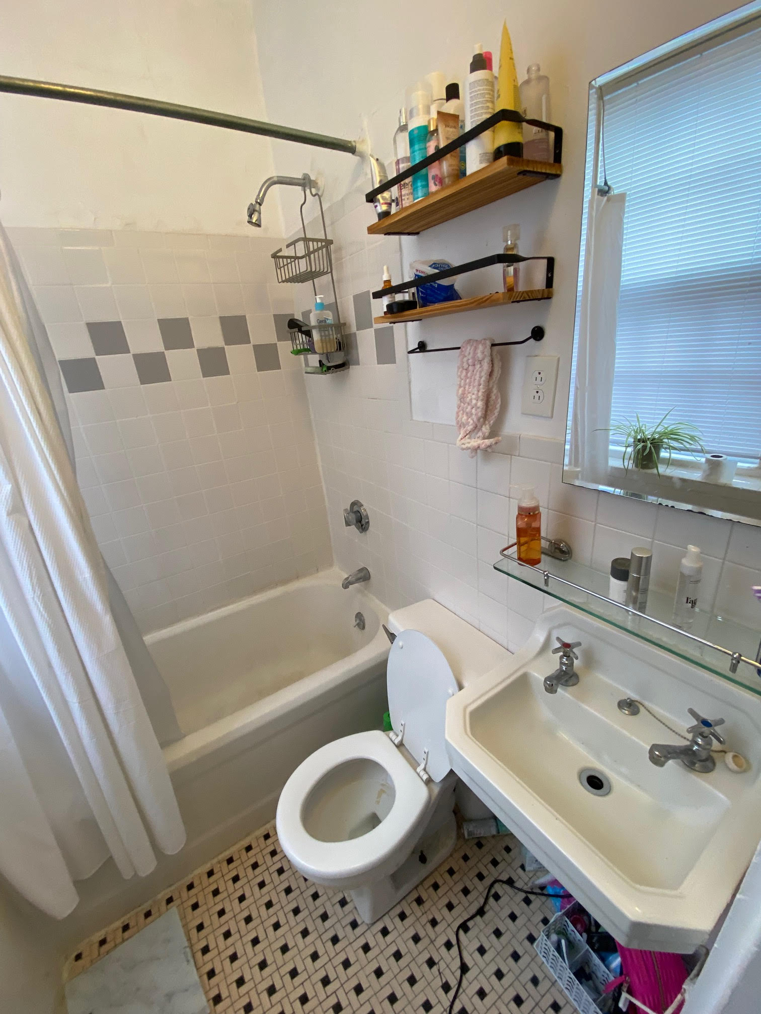 Studio bed, 1 bath apartment for rent at 52 Russell St Unit 7, Beacon Hill — photo 8 of 12