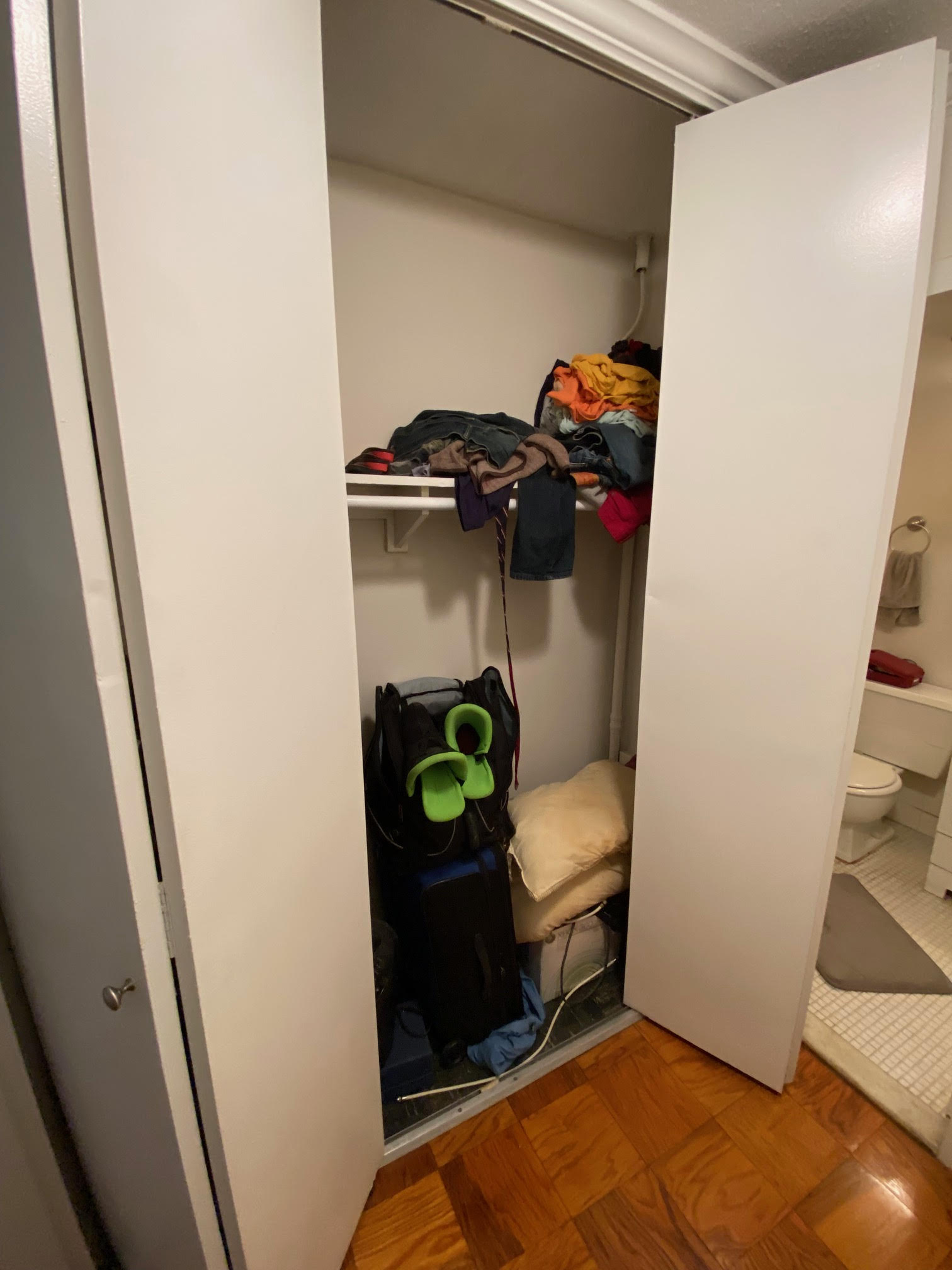 Studio bed, 1 bath apartment for rent at 2 Hawthorne Pl Unit 12F, West End — photo 8 of 14
