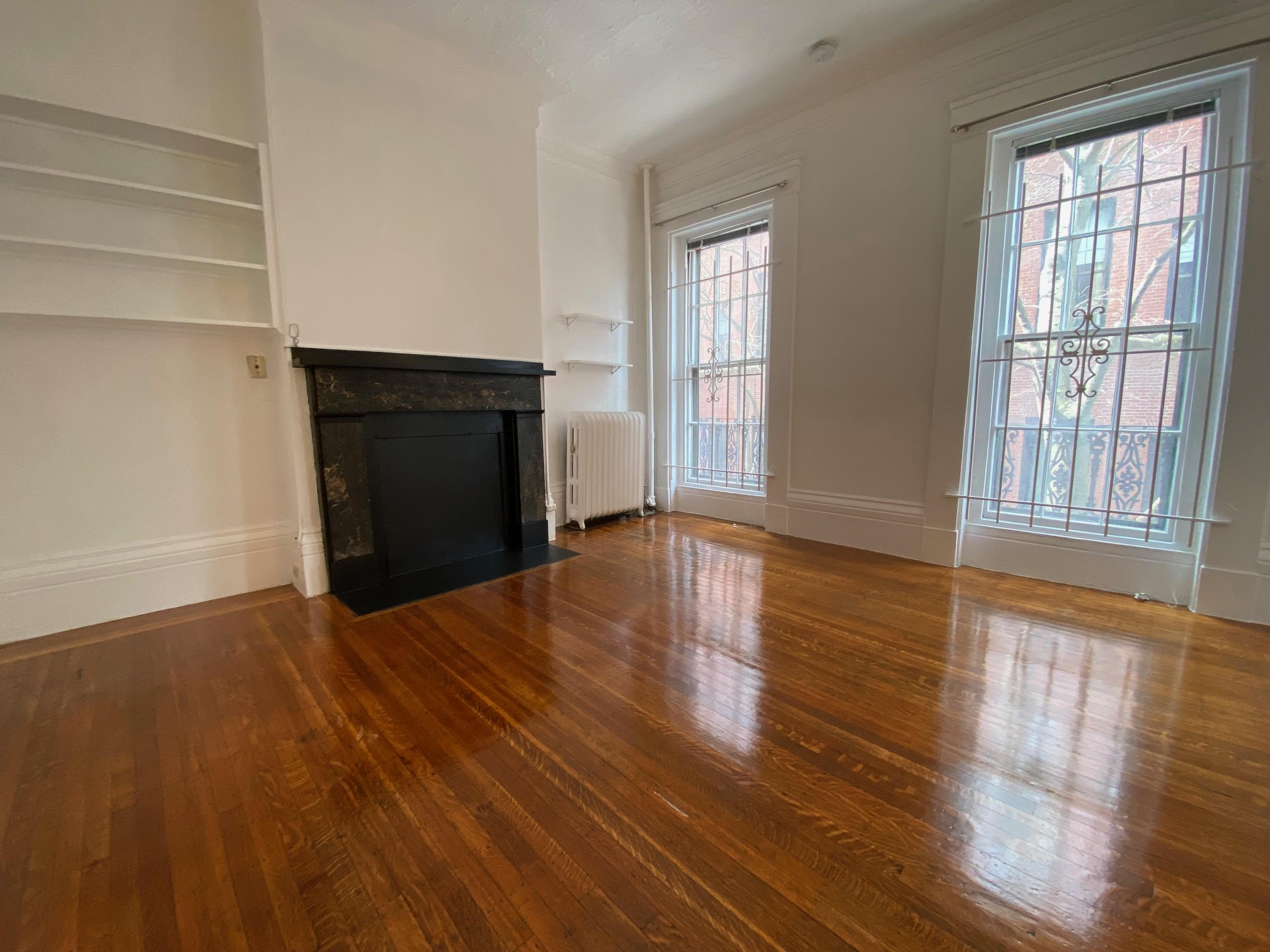 Studio bed, 1 bath apartment for rent at 58 Russell St Unit 2, Beacon Hill — photo 2 of 12