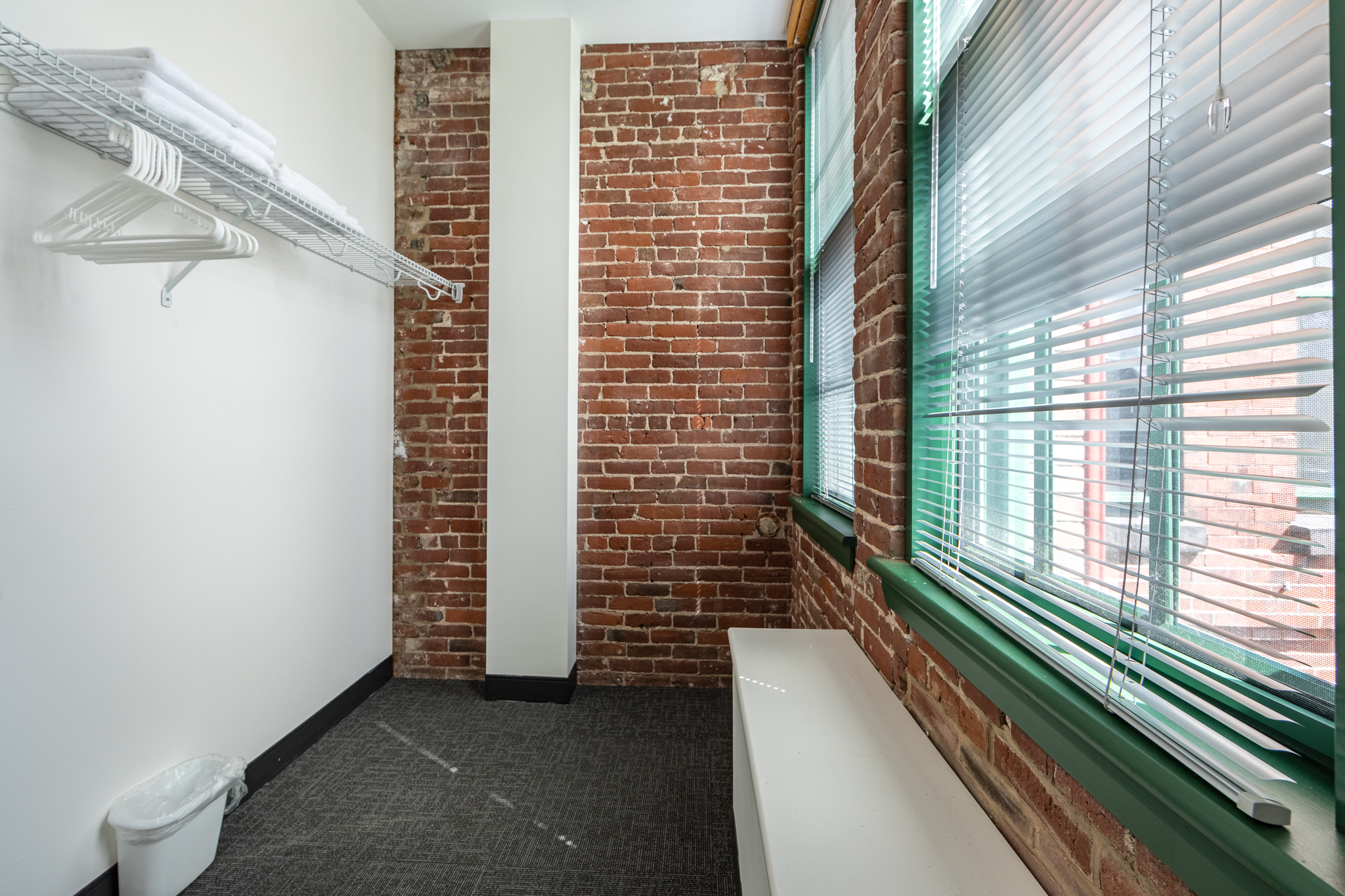 1 bed, 1 bath apartment for rent at 185 Crescent St Unit 237, Waltham — photo 2 of 7